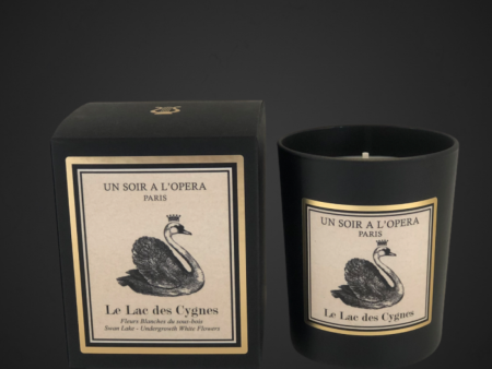 SCENTED CANDLE - Swan Lake (Green grass & White flowers) Sale